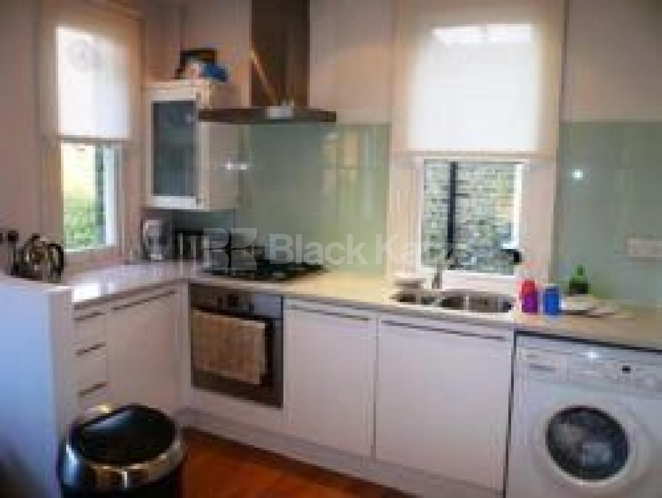			3 Bedroom, 1 bath, 1 reception Flat			 Castellain Road, MAIDA VALE W9